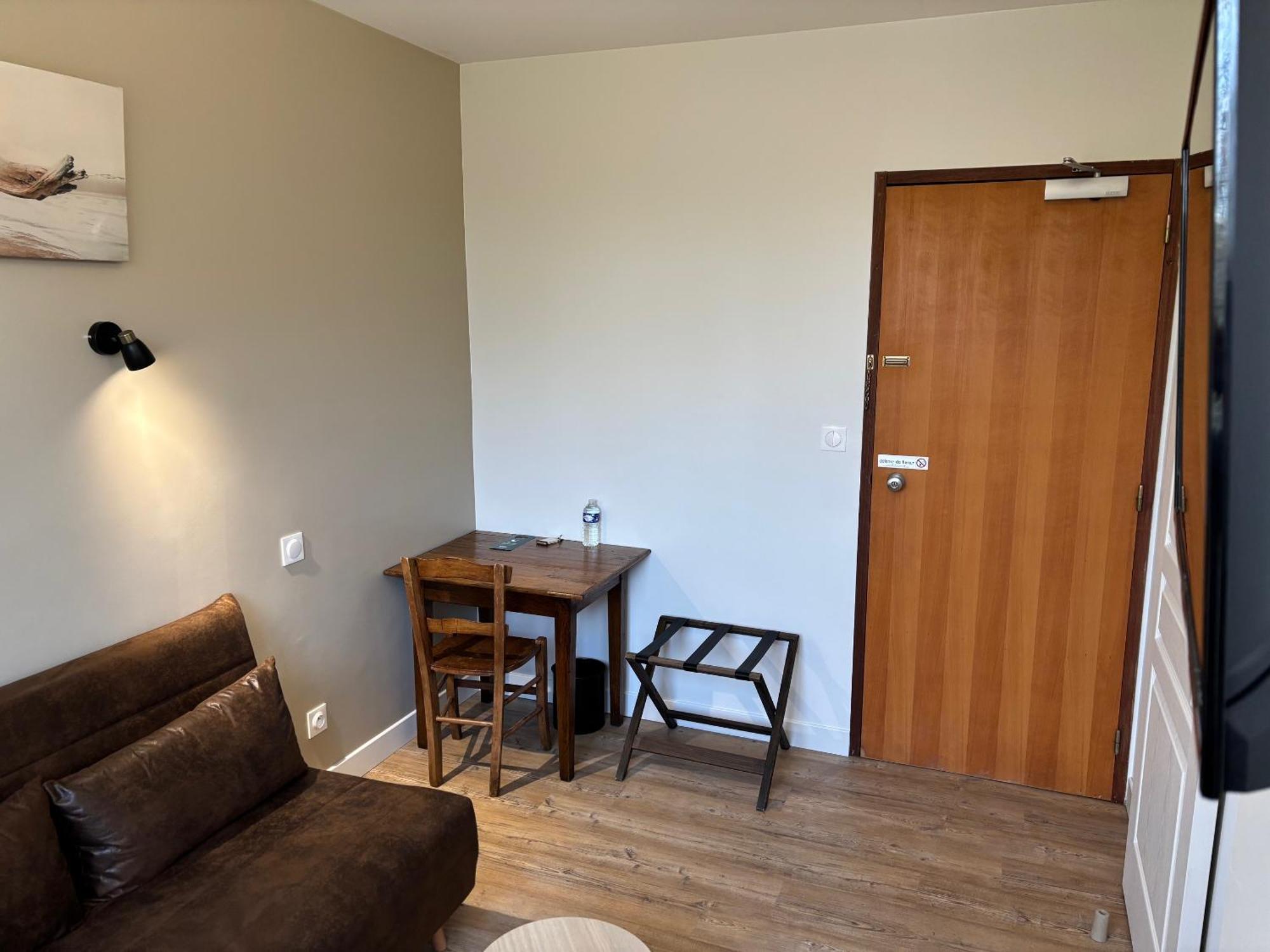 Logis Hotel Le Clos Pite プレシャック エクステリア 写真