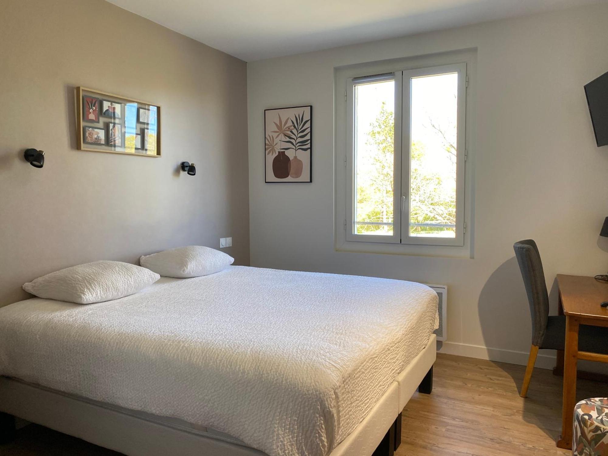 Logis Hotel Le Clos Pite プレシャック エクステリア 写真