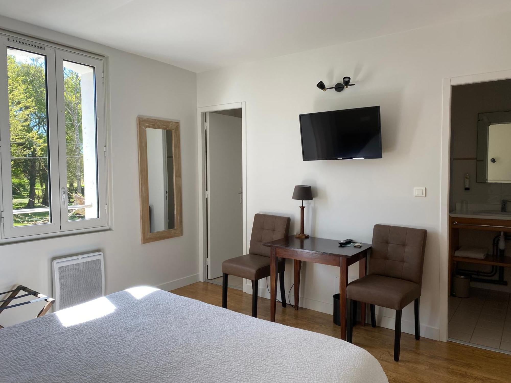 Logis Hotel Le Clos Pite プレシャック エクステリア 写真